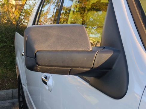 Used 2015 Ford Expedition EL XLT w/ Equipment Group 202A image 8