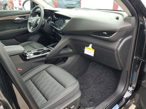 Certified 2023 Buick Envision Avenir image 9