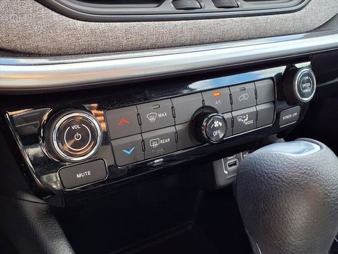 Used 2023 Jeep Compass Sport image 20