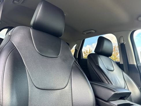 Used 2022 Ford Edge Titanium AWD/4WD image 20