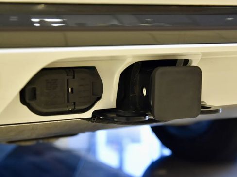 Used 2024 BMW X5 xDrive40i w/ M Sport Package image 9