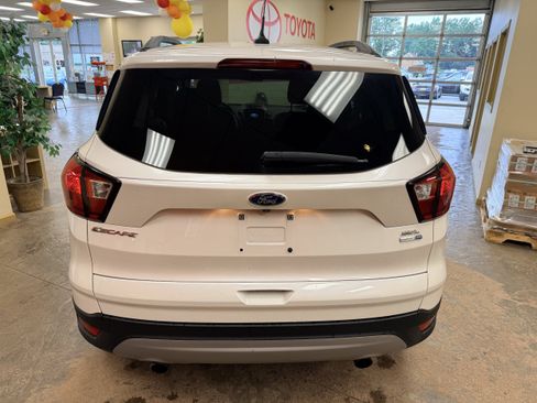 Used 2019 Ford Escape SEL AWD/4WD image 13