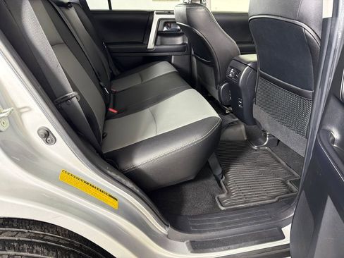 Used 2018 Toyota 4Runner SR5 Premium image 17