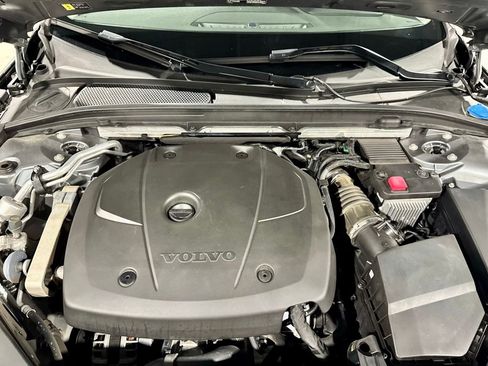 Used 2020 Volvo V90 T6 Cross Country image 13