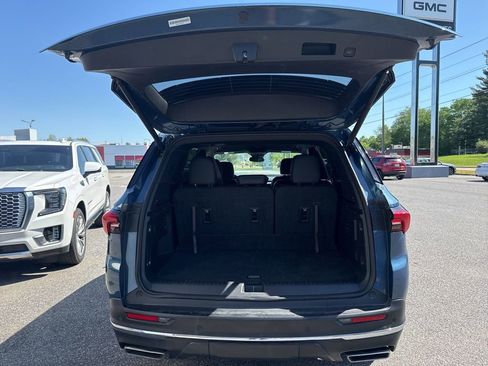Used 2025 Buick Enclave Preferred AWD/4WD image 7