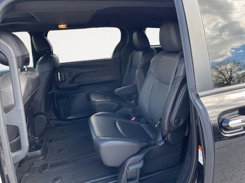 Used 2021 Toyota Sienna XSE AWD/4WD image 13