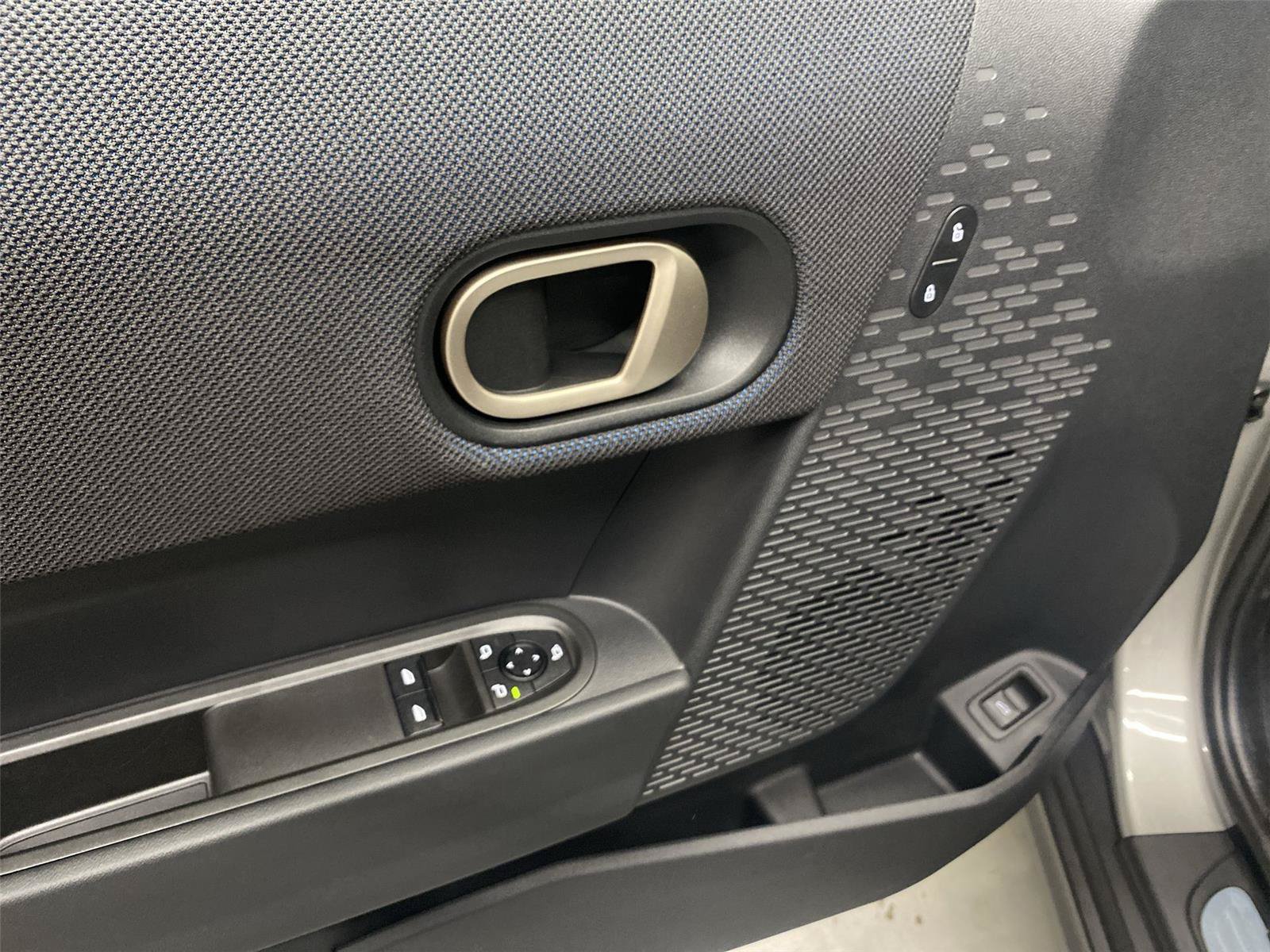 New 2026 MINI Cooper 2-Door Hardtop FWD image 19