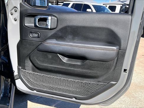 Certified 2022 Jeep Gladiator Mojave w/ LED Lighting Group image 23