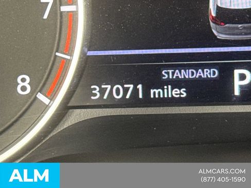 Used 2025 Nissan Rogue SV FWD image 31