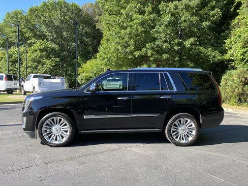 Used 2016 Cadillac Escalade Platinum AWD/4WD image 6