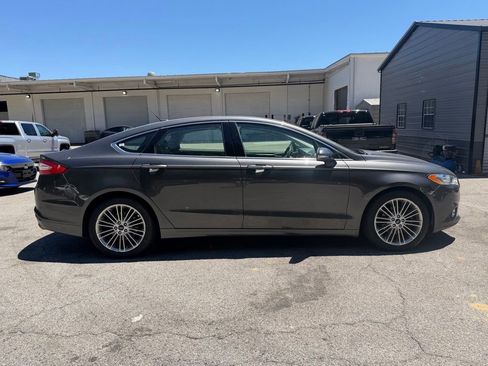 Used 2015 Ford Fusion SE w/ Equipment Group 202A FWD image 8