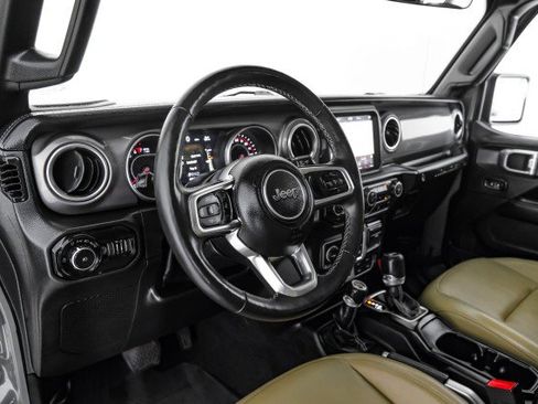Used 2018 Jeep Wrangler Rubicon AWD/4WD image 12