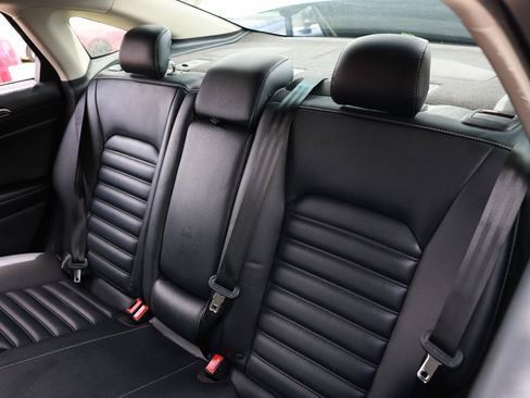 Used 2019 Ford Fusion SEL FWD image 8