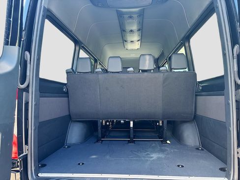Used 2024 Mercedes-Benz Sprinter 2500 image 8