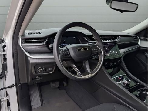 Used 2023 Jeep Grand Cherokee L Laredo w/ Trailer Tow Group (B) AWD/4WD image 17