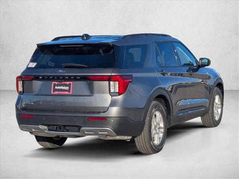 New 2026 Ford Explorer Active w/ Active Comfort Package image 2
