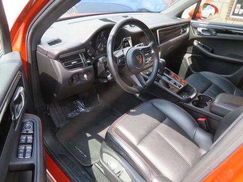 Used 2022 Porsche Macan image 23