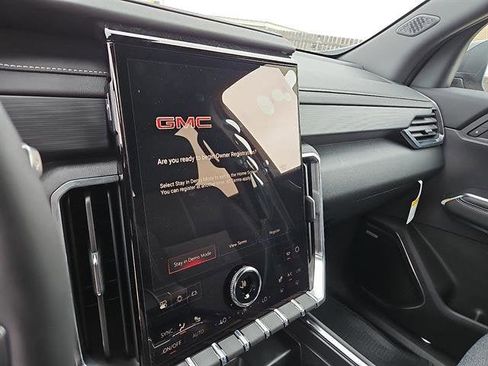 New 2026 GMC Acadia Elevation image 17