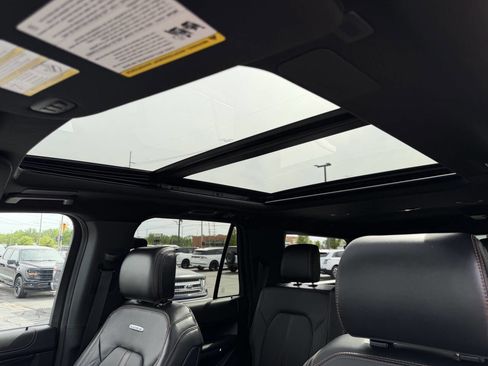 Used 2023 Ford Expedition Max Platinum AWD/4WD image 12