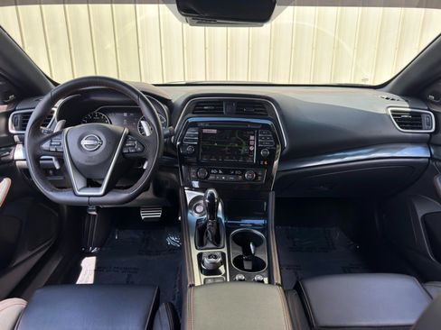 Used 2023 Nissan Maxima SR w/ Sport Mat Group FWD image 12