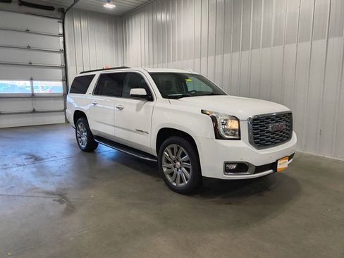 Used 2019 GMC Yukon XL SLT AWD/4WD image 2