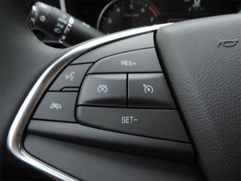 New 2026 Cadillac XT5 Luxury w/ LPO, ONYX Package image 24