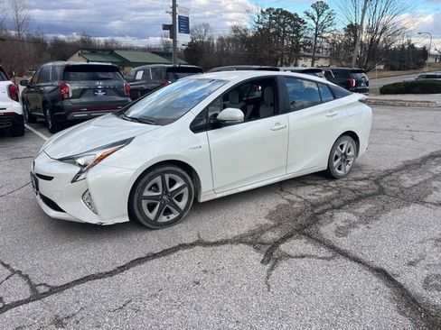 Used 2017 Toyota Prius Three Touring image 15