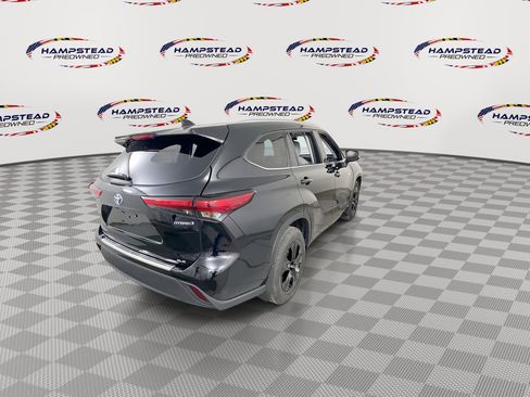 Used 2021 Toyota Highlander XLE image 8