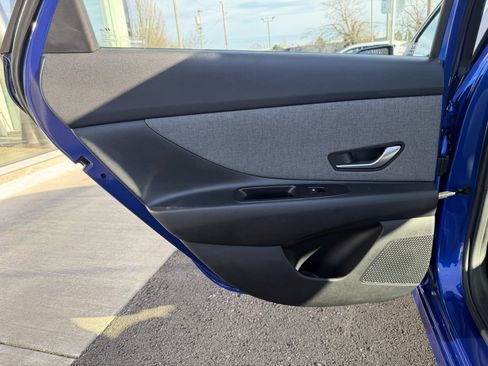 Certified 2025 Hyundai Elantra Limited image 27