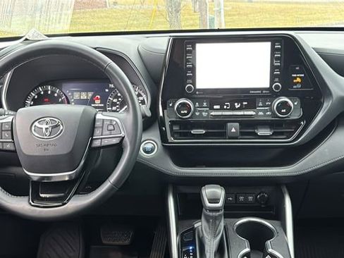Used 2021 Toyota Highlander XSE image 7