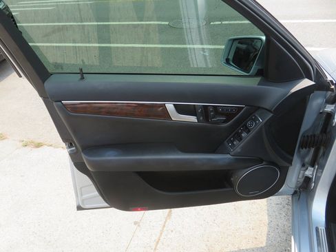 Used 2013 Mercedes-Benz C 300 4MATIC Sedan image 27