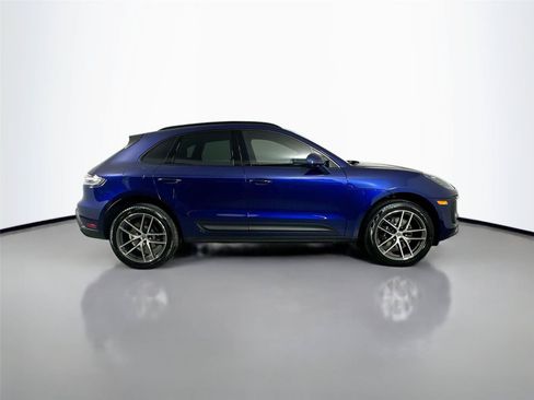 Certified 2026 Porsche Macan AWD/4WD image 8