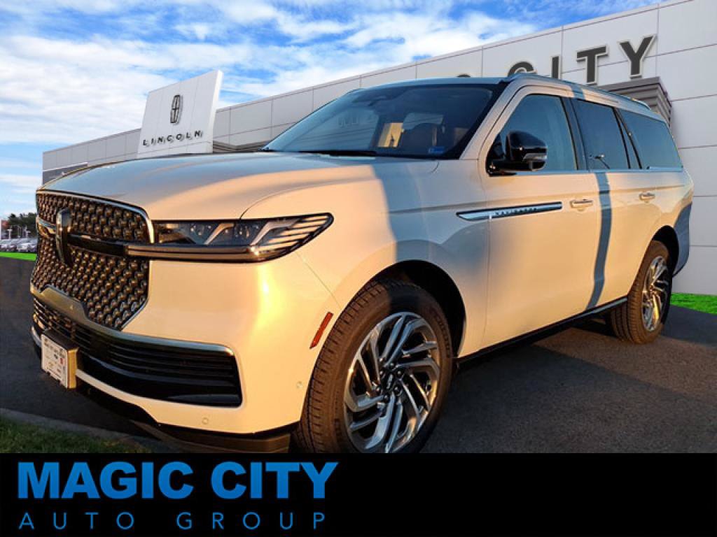 New 2025 Lincoln Navigator Reserve AWD/4WD image 1