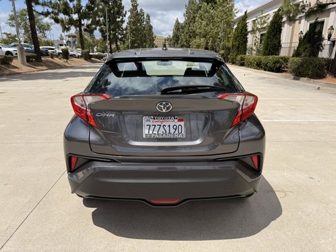 Used 2018 Toyota C-HR XLE FWD image 8