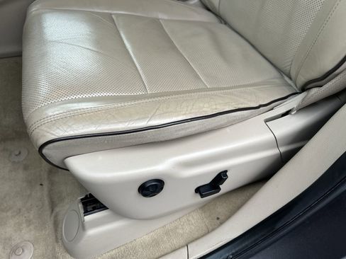 Used 2020 Jeep Grand Cherokee Overland image 23