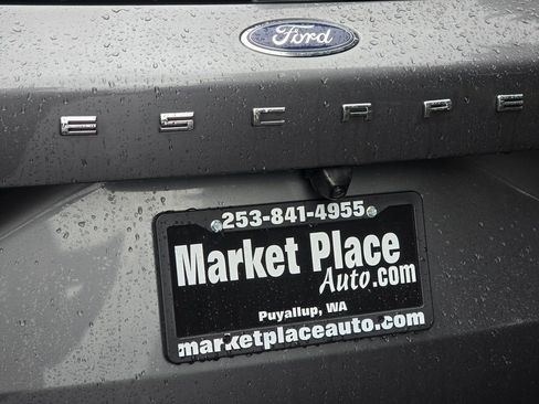 Used 2023 Ford Escape SE w/ PHEV Premium Package image 12