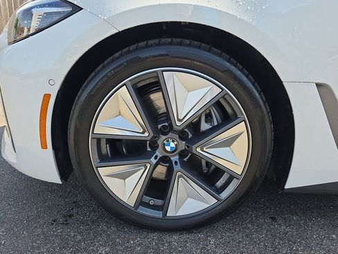 Used 2025 BMW i4 eDrive40 w/ Premium Package image 9