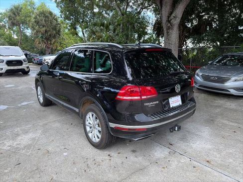 Used 2015 Volkswagen Touareg Sport AWD/4WD image 9