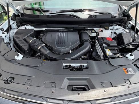 Used 2025 Chevrolet Traverse LT AWD/4WD image 7