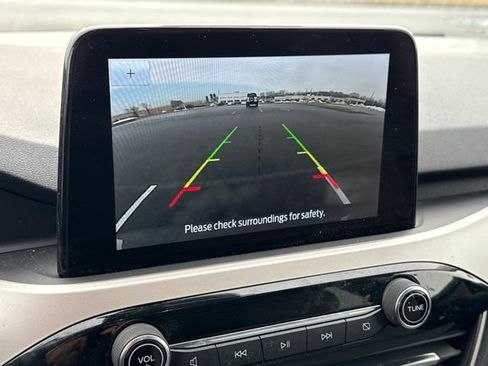 Used 2022 Ford Escape SE w/ Cold Weather Package image 29