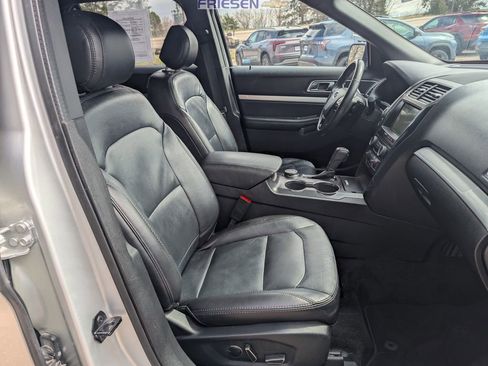 Used 2017 Ford Explorer XLT w/ Equipment Group 202A image 23