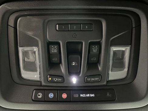 Used 2022 Chevrolet Silverado 1500 High Country w/ High Country Premium Package AWD/4WD image 41