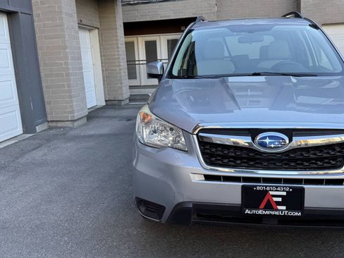Used 2015 Subaru Forester 2.5i Premium w/ All-Weather Package AWD/4WD image 8