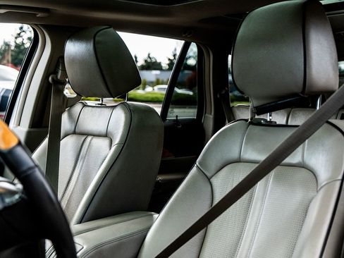 Used 2012 Lincoln MKX AWD image 24