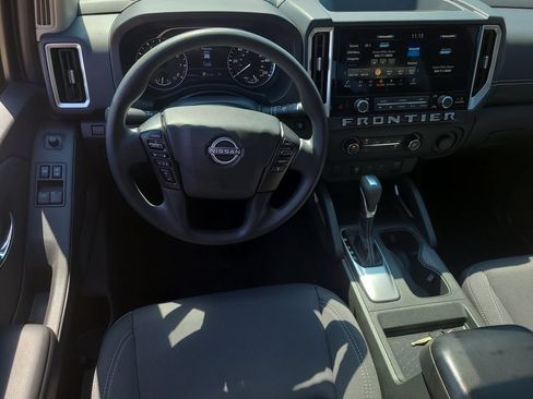 Certified 2025 Nissan Frontier SV RWD image 9