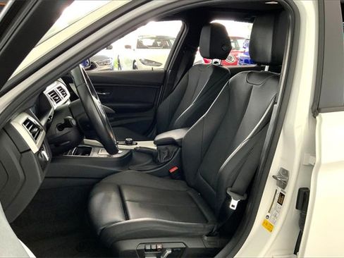 Used 2017 BMW 320i Sedan image 24