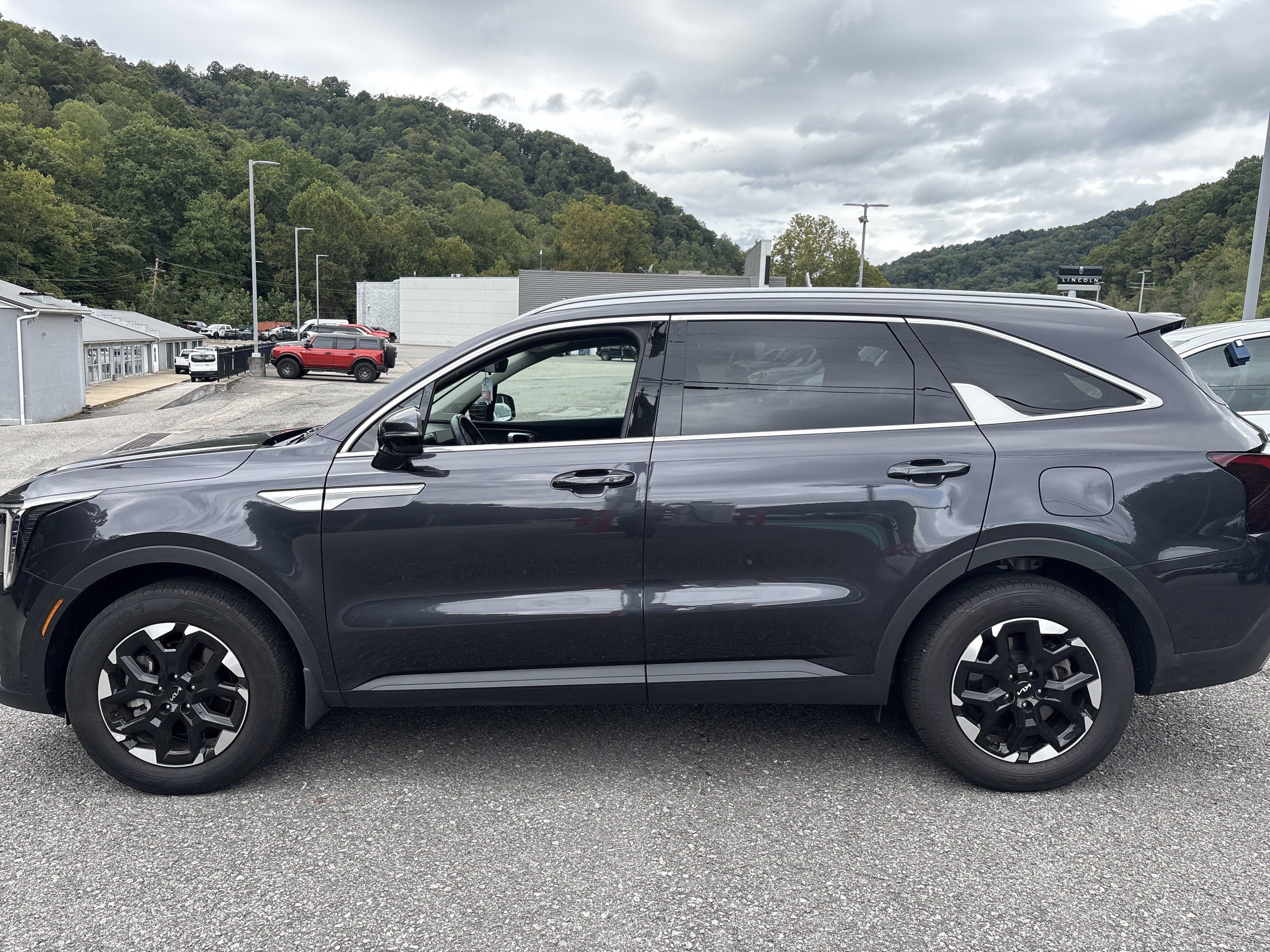 Used 2026 Kia Sorento S AWD/4WD image 7