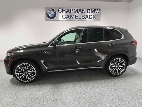 Used 2026 BMW X5 sDrive40i image 3