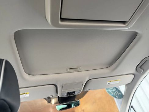 Used 2025 Honda Odyssey Elite image 21