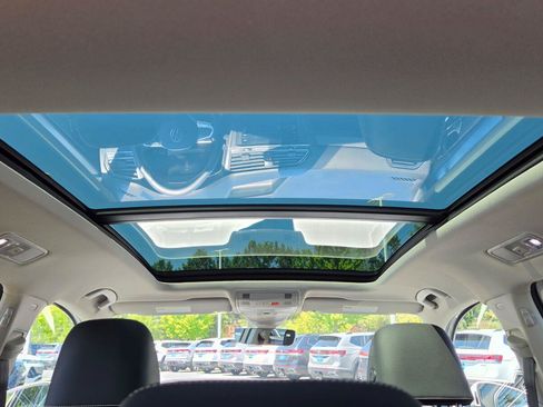 Certified 2023 Volkswagen Tiguan SE w/ Panoramic Sunroof Package FWD image 65